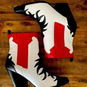 ✨SOLD✨✔️✔️Western Bootie w Chunky Heel Size 6.5